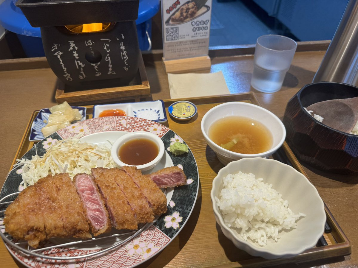 zotsid's tweet photo. 규카츠가 먹고 싶었음
맛있었음 https://t.co/sS2BbNs9OQ