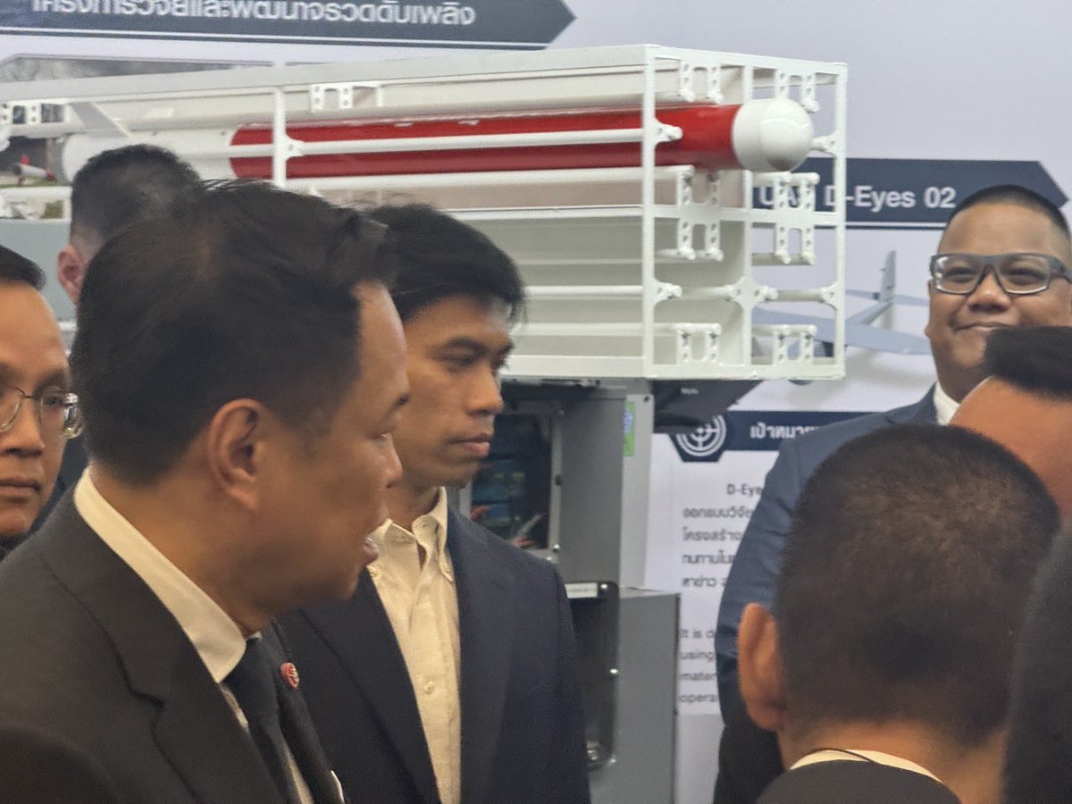 GunweebJimmy's tweet photo. The reason I said I can not missed this presentation is because—It’s the prime minister himself. That’s why…. https://t.co/wB1lM5geQx