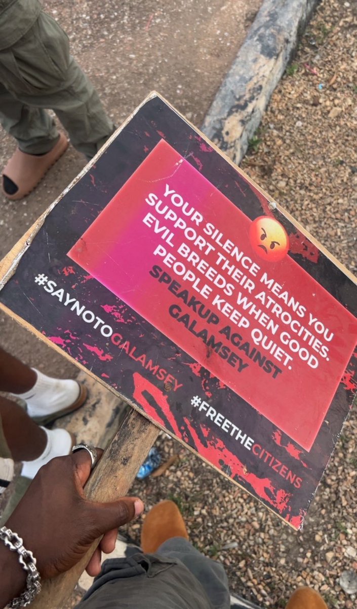 Bobthebuil19383's tweet photo. #StopGalamseyNow https://t.co/eHhdvZDUda