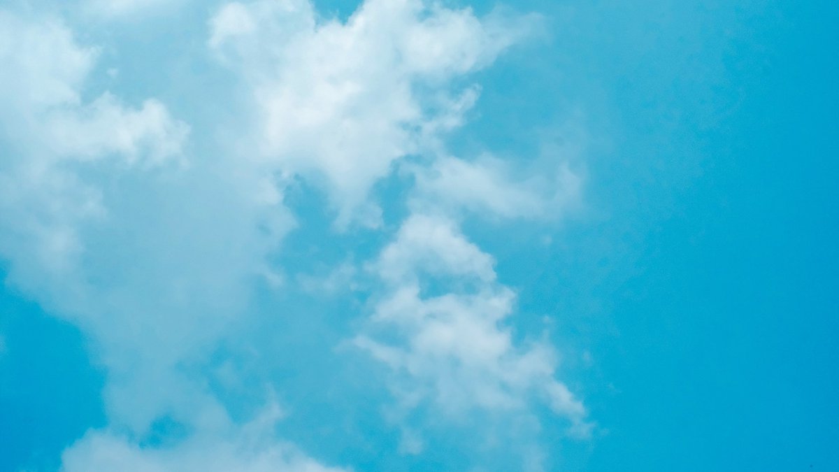 mita3_'s tweet photo. 今年の夏の相棒。
スキンケアと紫外線予防ができるし顔にも化粧下地や保湿クリームとして使えるのがありがたい!
#SUNLIKE #太陽とともに生きる
#日焼け止め #UVケア #PR https://t.co/xEqS4Msayj