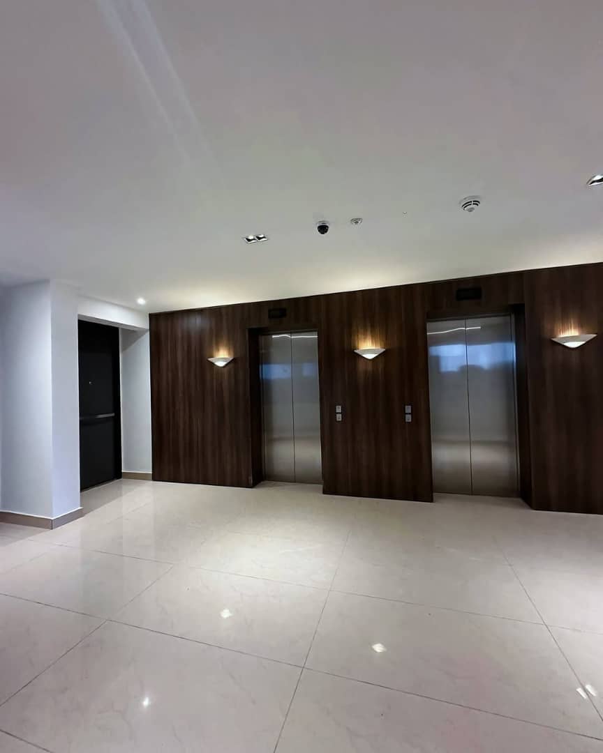 zirconRealty_GL's tweet photo. NEWLY BUILT FULLY SERVICED UNITS OF 3 BEDROOM APARTMENT

Location: Freedom way, Lekki phase 1, Lekki - Lagos 

Rent: N30Million/annum
Service charge: N2.5Mill
Agency /legal/caution fee: 10% each of rent

Zircon Realty Global 
08144637737, 08090623634

 https://t.co/oRlCta2AX1 https://t.co/L7cmrY3h6l