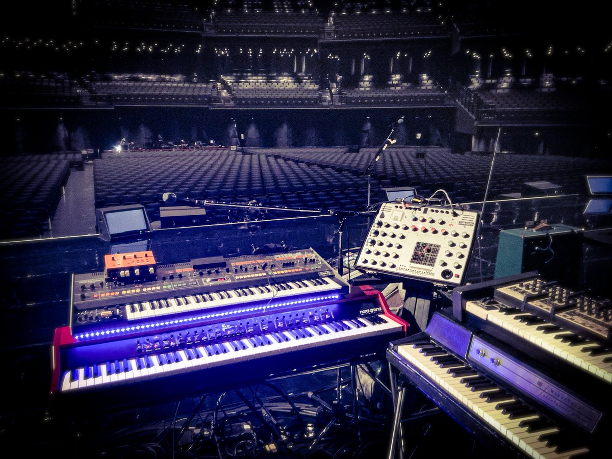 Key37chin's tweet photo. あっという間に7月

ポルノグラフィティ
水ツアーファイナル

ありがとう　ポルノ
ありがとう　見にきてくれた皆さん

今日は感謝の気持ちで演奏します https://t.co/TNUtsV2gLJ