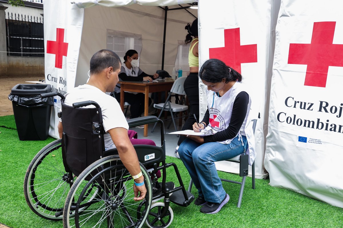 eu_echo's tweet photo. When the earthquakes struck Venezuela, @cruzrojacol  teams were already mobilising.

With support from the EU and the @roteskreuz_de, trucks crossed from Colombia to reach La Guaira.

They're now running mobile health clinics and supporting people in temporary shelters. https://t.co/PpugW3RpDR