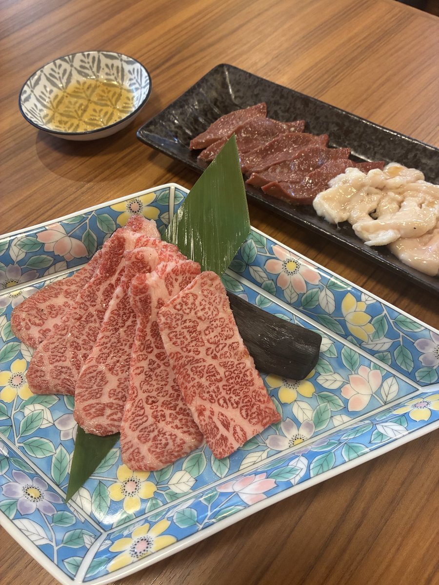 kagymk's tweet photo. 楽しい休日🙂‍↕️💓
ランチしてお家お邪魔して…昼寝、ゲーム、ステーキ出してもらってお米も美味しいしリズム天国してみたりお土産（）たくさん貰ってほぼ物乞いなんだけど…🤭いつもよくしてくれて感謝です🌾💓
コメダ行って��ロット行って、焼肉食べて居酒屋行ってスナック行って調子乗りました🎰 https://t.co/acAt8V2PSO