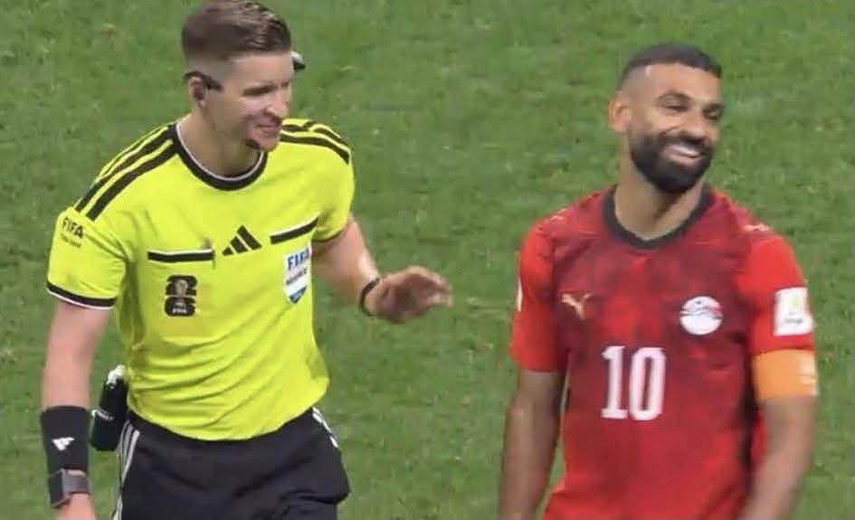 AlnagarHagar's tweet photo. Cher Président Macron,

Vous aimez l’Égypte  🇫🇷 🇪🇬 Al-Muizz, Khan El Khalili et la glace d’Azza.

Après le match les Égyptiens sont déçus.

Retirez la nationalité de cet arbitre 🤬sinon : plus d’Al-Muizz, plus de Khan El Khalili, plus de glace d’Azza ni d’Égypte @EmmanuelMacron https://t.co/ysb73Kyr3k