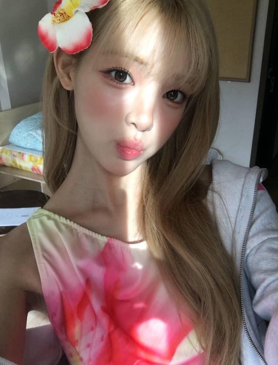nyutellapics's tweet photo. #yuha weverse update ݁ ˖Ი𐑼⋆ https://t.co/QC9nZVPx1x