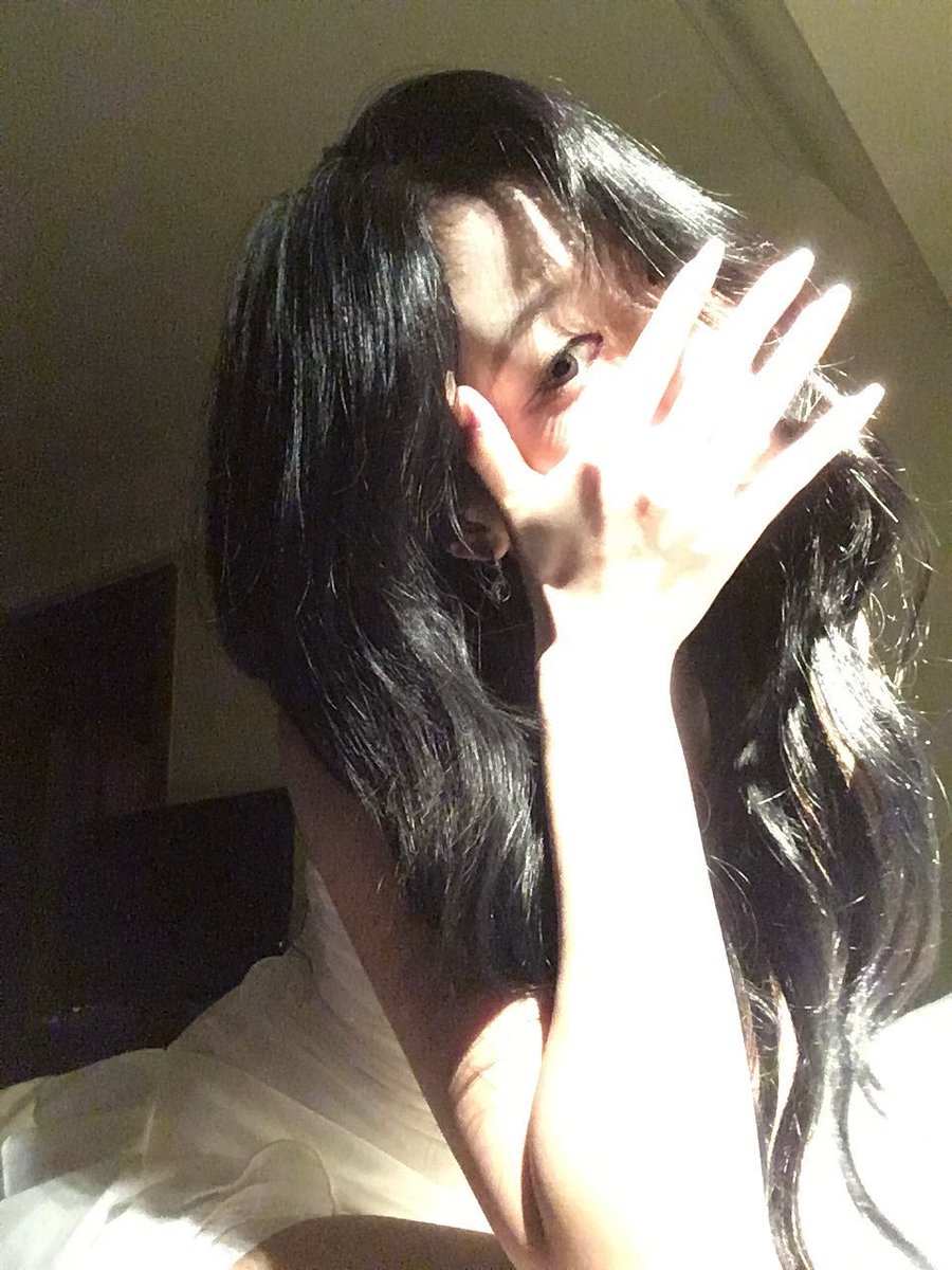 BaemonUpdatesES's tweet photo. Ahyeon WEVERSE update 🤍#babymonster #baemon #Ahyeon #ahyeonbabymonster #ahyeonbaemon #JungAhyeon #정아현 #베이비몬스터 https://t.co/QwLx3T1HXn