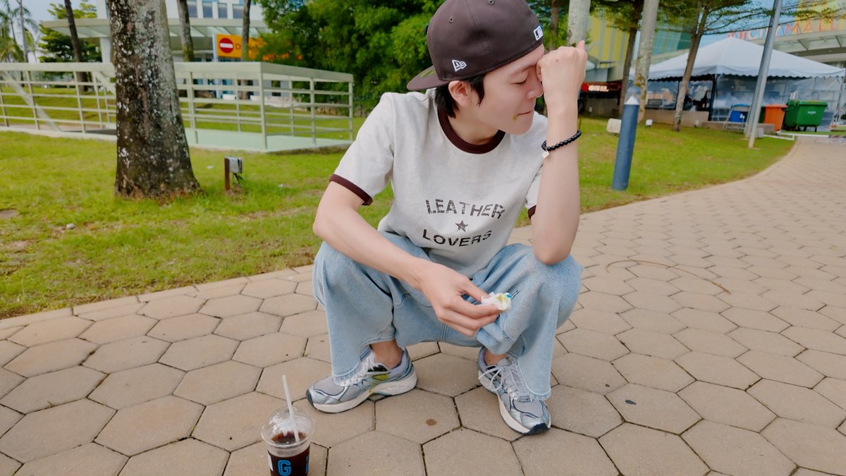 CRAVITYstarship's tweet photo. [🎥]
말레이시아에서 말차 커스텀

▶ https://t.co/h6mngsA7mt

#CRAVITY #크래비티
#SERIM #세림
#HYEONGJUN #형준
#TAEYOUNG #태영 
#ReDeFINE
#AWAKE
#C_LOG https://t.co/CeB2jhdJca