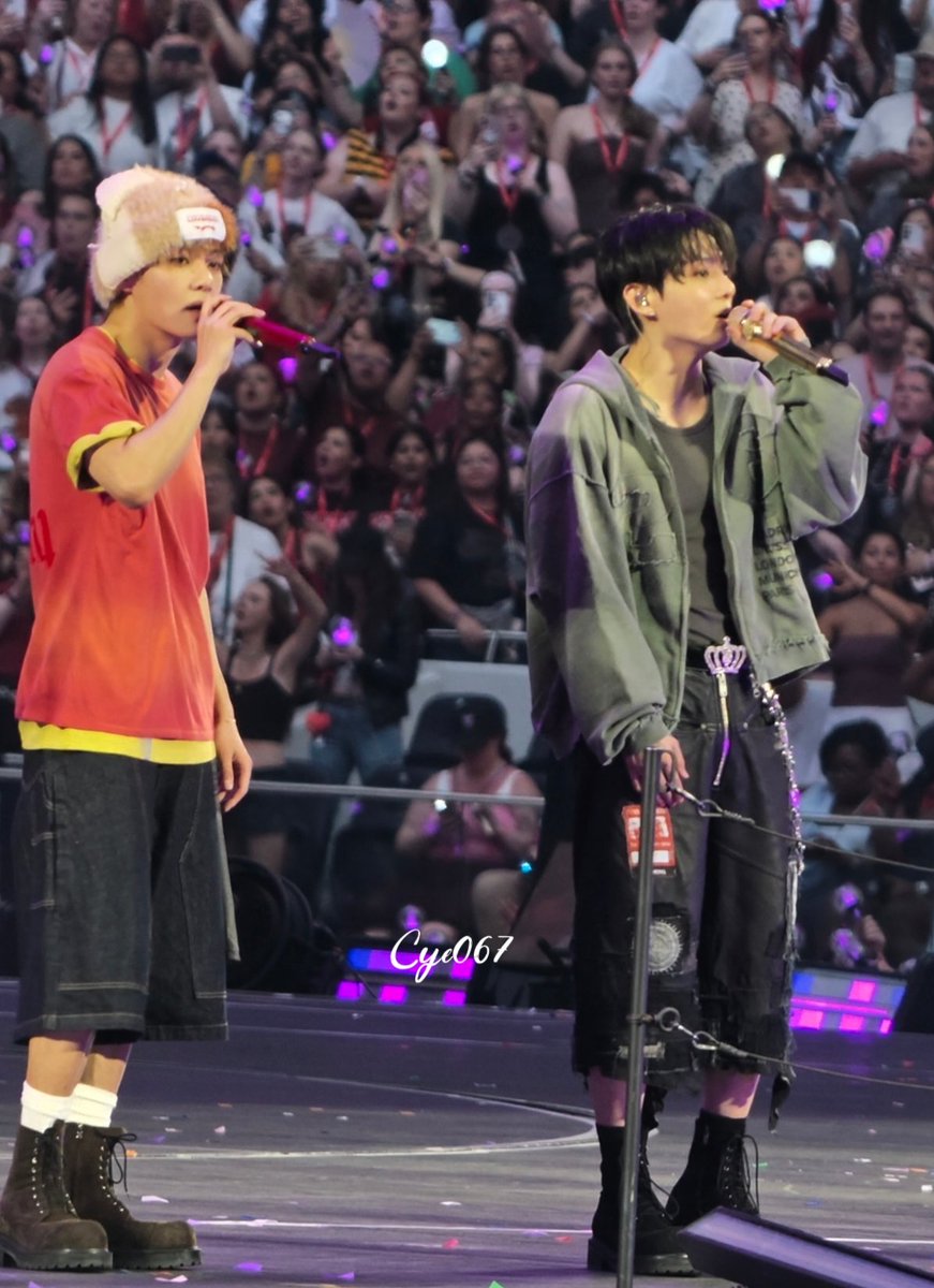 xjchen517's tweet photo. 260707 London Taekook  Come Over

#Taekook
#V #뷔 #TAEHYUNG #태형 #テテ 
#JUNGKOOK #정국 #JK #グク https://t.co/WUDew562Sm