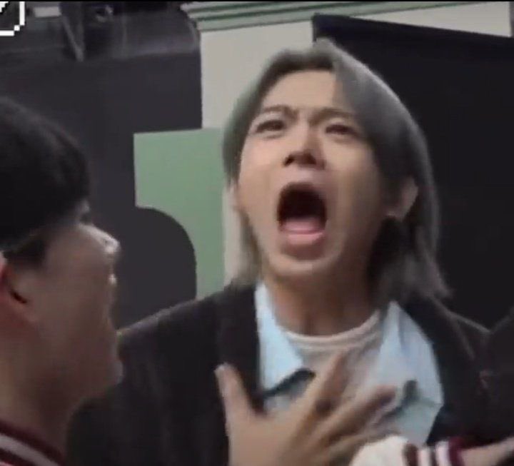 ahofluvr__'s tweet photo. me pretending to be normal knowing ‘run to you’ mv drops in a few minutes: 🧍🏻‍♀️ 

me internally: AAAAAAAAAAAAAAAAAAAAAAAAAAAAAAAAAA

#AHOF  #아홉 
#RUN_TO_YOU https://t.co/UdoNh4V4qk