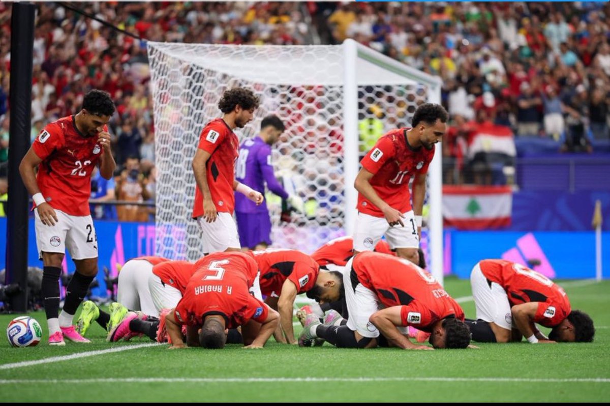 lbl093160018252's tweet photo. @mm2710922 وماهي الفائده بهذه الشكوى بعد الظلم التحكيمي المتعمد لخروج منتخب ام الدنيا مصر العظيمه.. وكنا نتمنى ان يصدر قرار رئيس الاتحاد المصري بانسحاب المنتخب بعد الغاء الهدف الثاني الصحيح وعدم احتساب ضربة الجزاء لمصر واحتساب الهدف الثاني لمنتخب الارجنتين وهو غير صحيح
🇰🇼❤️🇪🇬 https://t.co/stVxiuvGf1