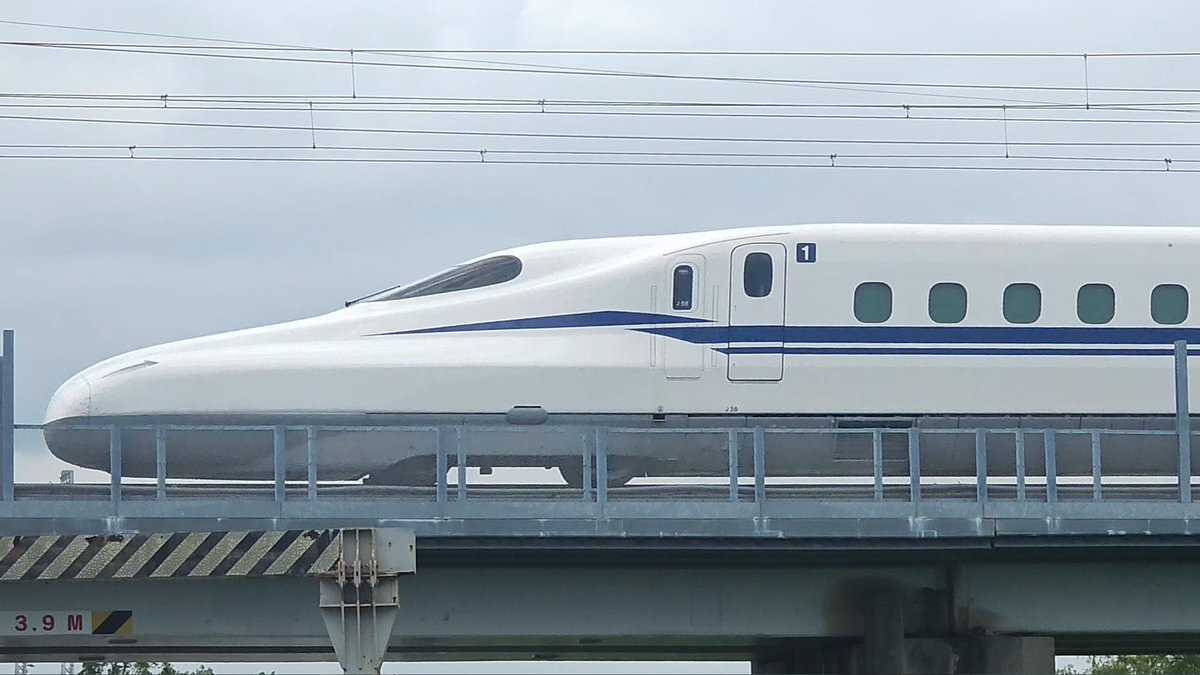 923_yellow's tweet photo. 7/8 🚄N700S💙J58編成
本線試運転

今日は東京一新大阪間を2往復

イエローさんの20分後に下って行った
2往復目を撮影

7号車と10号車の
シェードが開いてました😊

#N700S
#J58編成
#本線試運転
#ピカピカさん https://t.co/nnoOROJLBt