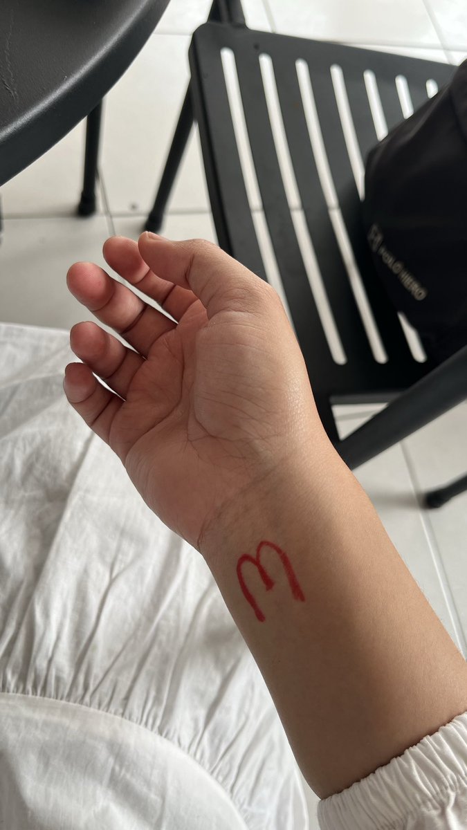 wetpaseo's tweet photo. Thanks yah udh dibikinin logo fastfood🙃 https://t.co/5s0lmwk3iB