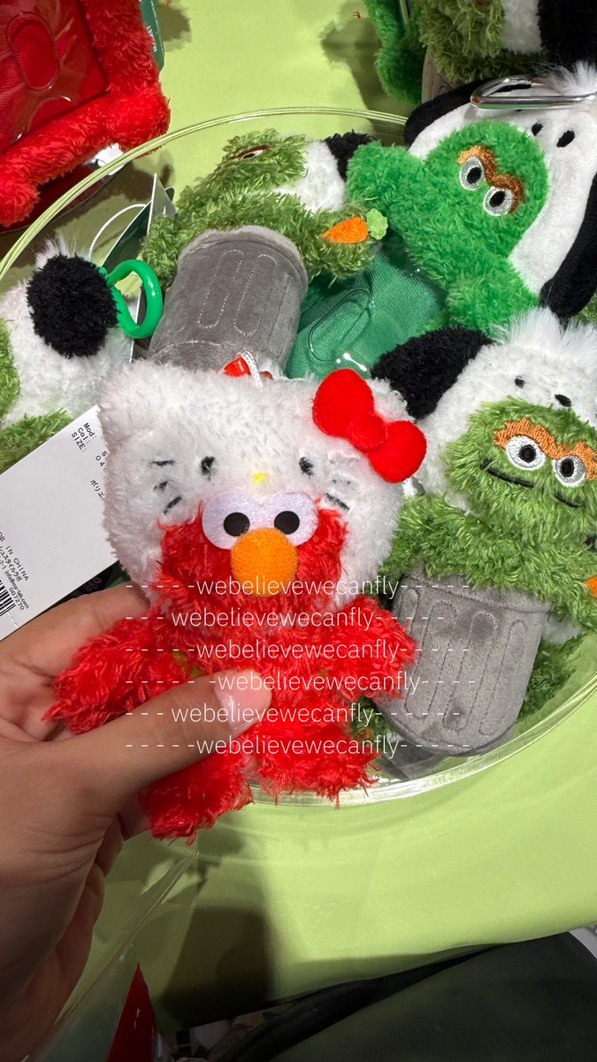 webelievefly01's tweet photo. sesame street x sanrio ค่ะ🫠🫠🫠📝♥️🐬

#sanrio #รับหิ้วญี่ปุ่น https://t.co/z8n1Lx5yjV