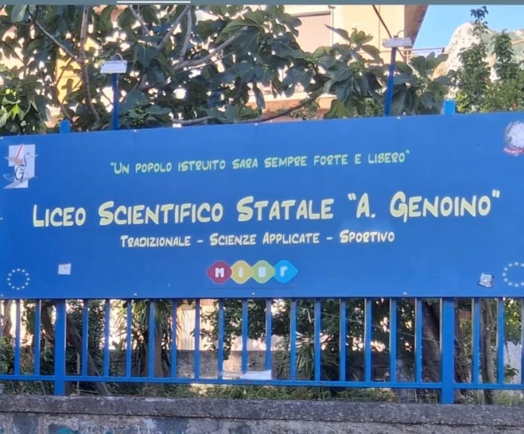 MediaVox_MAG's tweet photo. Maturità, pioggia di eccellenze al Liceo Scientifico “Genoino”: 
40 diplomati con il massimo dei voti

Leggi l’articolo👉🏻 https://t.co/PfbEO2T7MV https://t.co/e56yVusNUW