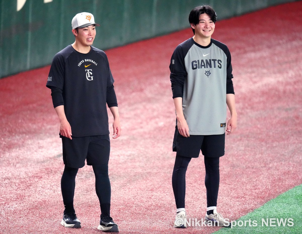 nikkan_giants's tweet photo. 【#今日のG練習写真館📸】
投手練習は表情豊かです！
①赤星優志投手、竹丸和幸投手
②則本昂大投手
（撮影・江口和貴） https://t.co/zI9vHccq4g