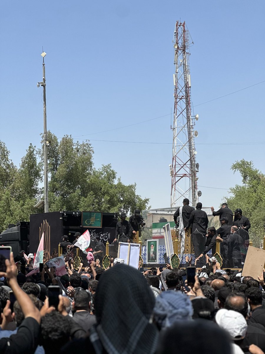 MohanadALhashim's tweet photo. حين احتشدت الملايين في النجف الأشرف لتشييع الشهيد آية الله العظمى السيد علي الخامنئي (رضوان الله تعالى عليه)لم يكن المشهد مجرد مراسم تشييع بل كان رسالة خالدة تؤكد أن الدم الزاكي يبقى أقوى من كل سلاح وأن (#انتصار_الدم_على_السيف) ليس شعاراً يقال بل حقيقة يصنعها التاريخ.

٢٢ محرم https://t.co/L9zvP76GSB