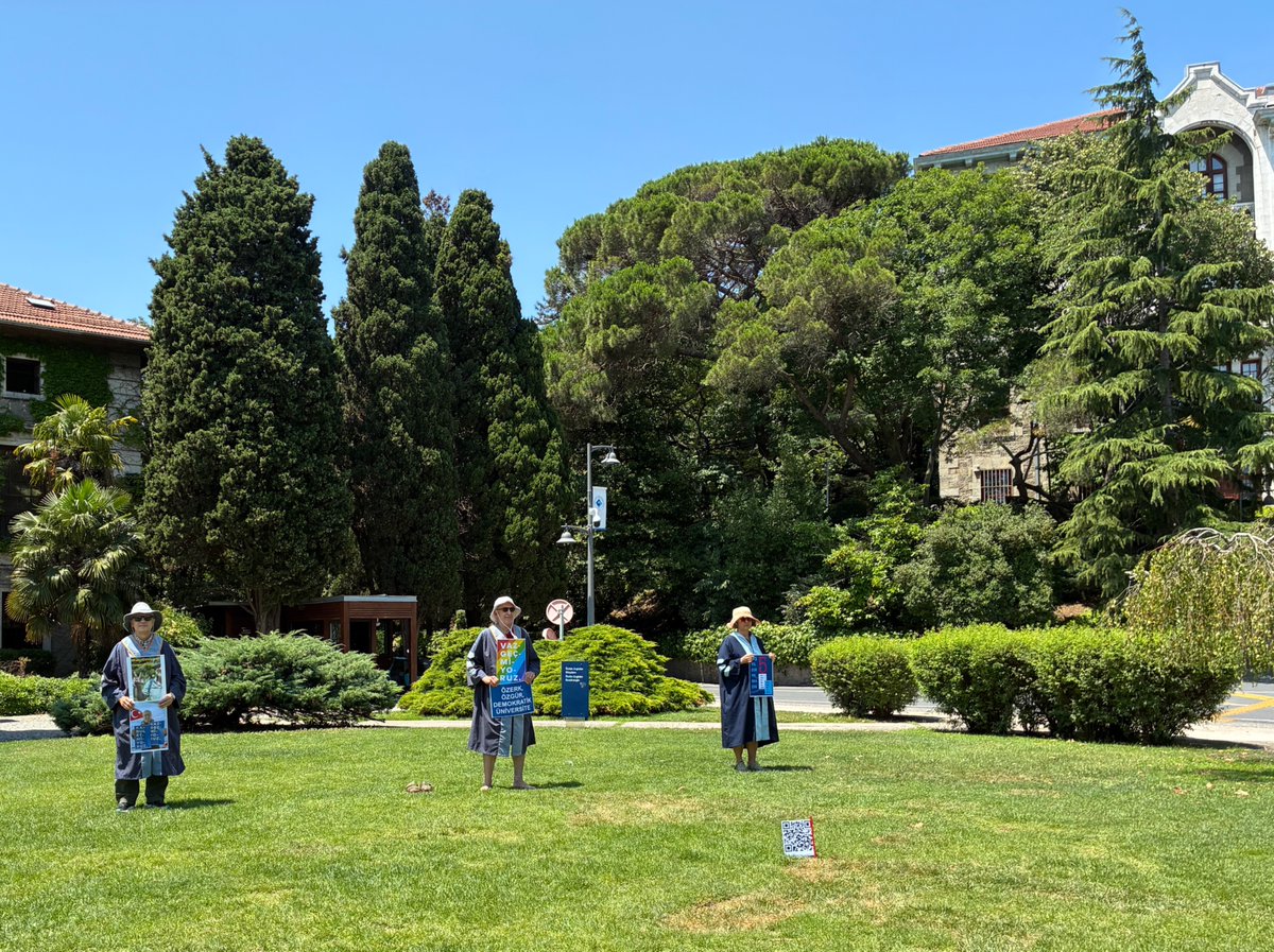 yunusunbabasi's tweet photo. 7 Temmuz 2026 Boğaziçi Üniversitesi Akademisyenleri Nöbeti no. 1346. Direnişin 6. yılı/2011. günü @UniBogazici #KabulEtmiyoruzVazgeçmiyoruz
July 7, 2026 Bogazici University Faculty Vigil #1346/6th year/2011th day of the resistance @unibogazici_en #WeDoNotAcceptWeDoNotGiveUp https://t.co/2q5hmSYh9f