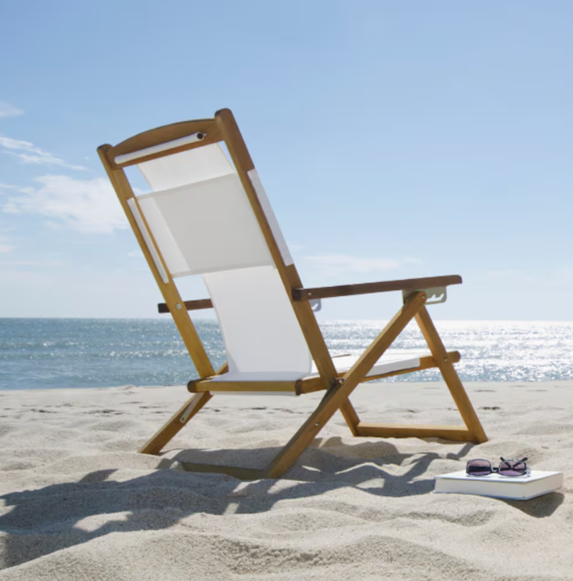 Encuestando's tweet photo. 📊 En la playa te gusta estar en...

🔄 SILLA
❤️ TOALLA https://t.co/qF4rilF3Ow