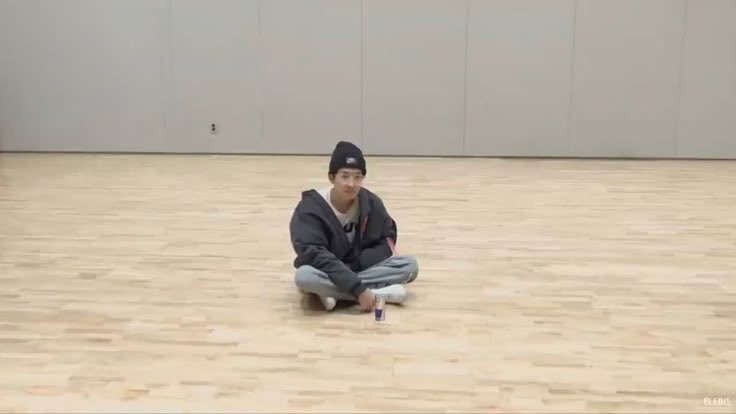 wonmekie's tweet photo. this genre of wonwoo pics > https://t.co/KHON63Opir
