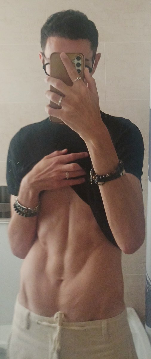 MasterNevermor's tweet photo. Goodmorning findom 🤑
Outfit check for today 🤣 https://t.co/aVz0Ke5i7C