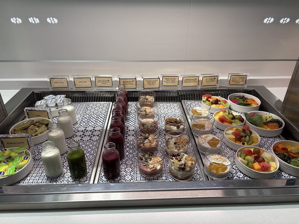 OntheRoadAJ's tweet photo. Quick 7 hour transatlantic ✈️. Menu looked decent & friendly crew. Slept well. Very efficient Heathrow arrival #paxex as well today.👍
And one of the nicest eye-masks I’ve seen in an amenity bag in a while.
Arrivals lounge ☕️ & 🚿 much needed before heading to city!
#AvGeek https://t.co/f8lq7zUCEP