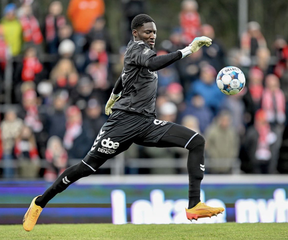 FerveurVerte_'s tweet photo. 🤯 Retournement de situation pour le gardien Mamour Ndiaye ? 🇸🇳

« L’accord contractuel qui avait été obtenu ne tiendrait plus » d’après @PeupleVertFr.

Ce désaccord sur certaines modalités pourrait faire avorter le transfert. Rien n’est acté mais la situation est complexe. https://t.co/dxwMwRM7lz