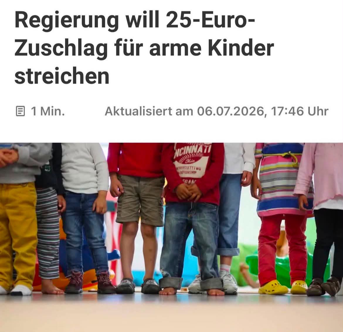 FrogmasterL's tweet photo. Arme Kinder leben über ihre Verhältnisse https://t.co/b8NWchZo9n