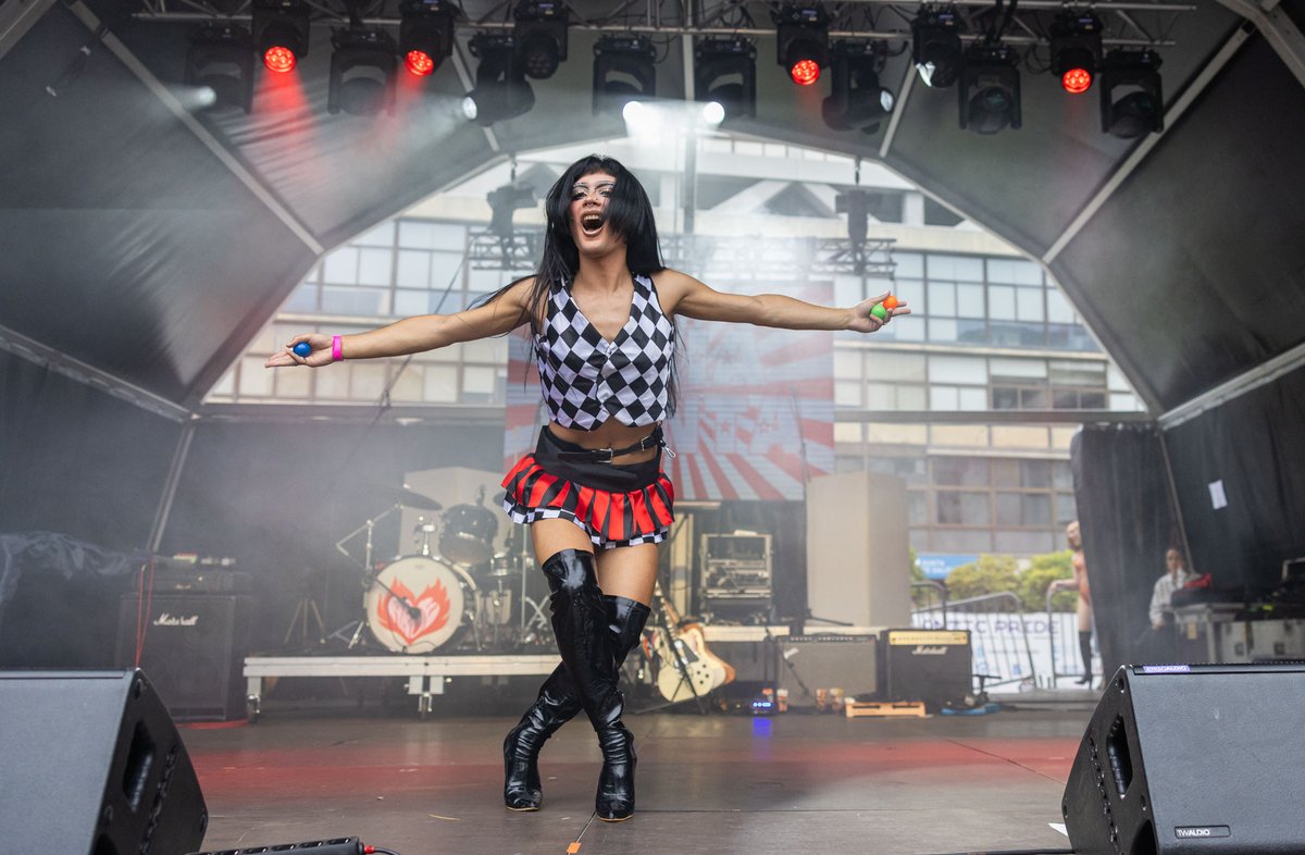 atlantic_pride's tweet photo. Saia Santa (@saiasanta) abriu a carpa e o resto foi puro espectáculo 🎪
#AtlanticPride2026 #OrgullodoNorte #Culturadevivir #ConcertosdoXacobeo #DACCultura https://t.co/ktGt7G3ee5