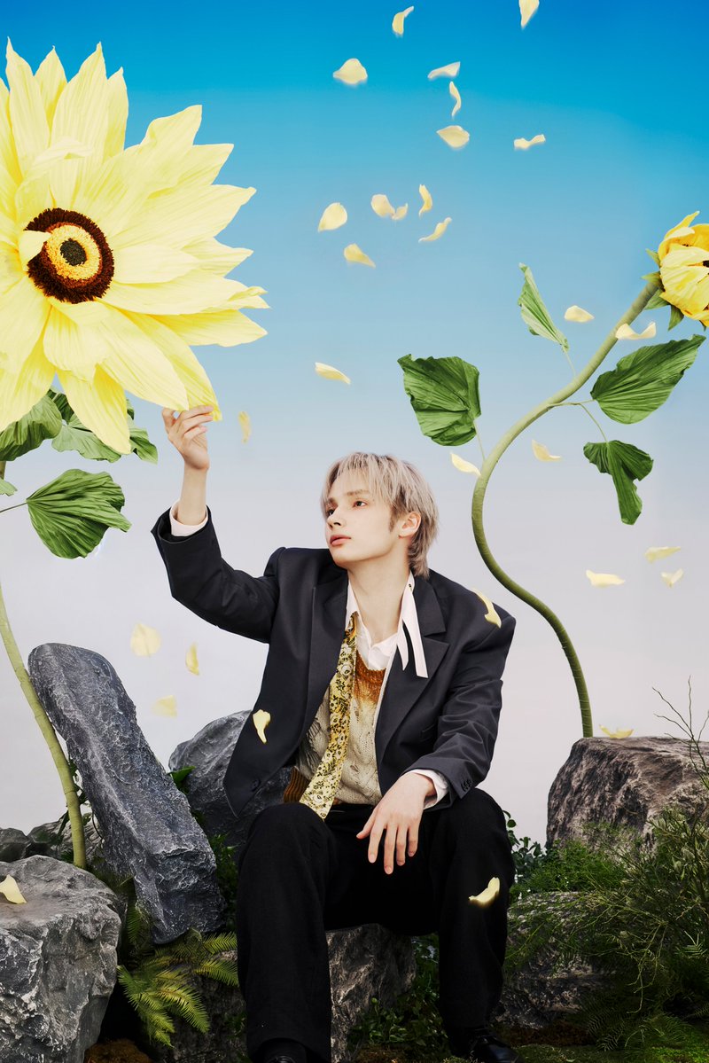 TXT_bighit_jp's tweet photo. セツナハナビ (Setsuna Hanabi) - Concept Photo 'Bloom'
#HUENINGKAI (#휴닝카이)

#TOMORROW_X_TOGETHER #투모로우바이투게더 #TXT
#セツナハナビ #Setsuna_Hanabi #Bloom https://t.co/T8584ZVVR3