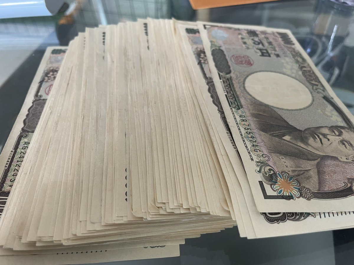 priyam123's tweet photo. 拡　----　散　　1000  

スカウトが今の時代稼げないって？？

今月の僕の手取り378🈵

やればやった分だけ稼げるのにやらない理由は。自分に甘えてるだけ。

やることやった奴が勝者。
やりたくないことから逃げた奴が弱者

強者になりたいなら僕のところにおいで https://t.co/ZFR6WhYHJO