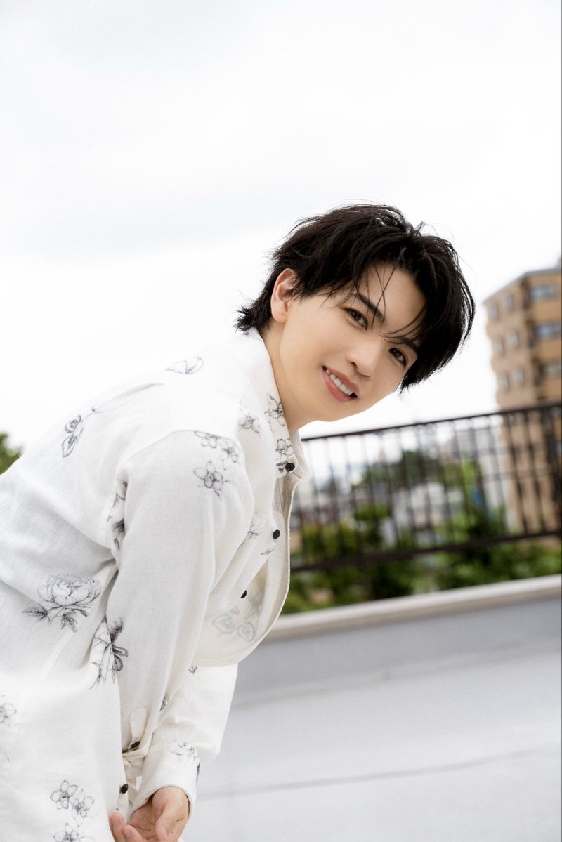 higoto_official's tweet photo. information

/

Instagram magazine「日毎 - higoto」
2026年秋より、雑誌化が決定!

記念すべき1号目は[ #岩橋玄樹 ]さんが登場!

岩橋さんを含む出演者3組それぞれが表紙を飾る、3種カバーで展開。
さらに毎号異なる特集ページも。

他2組の解禁もお楽しみに!

@genki17staff
#日毎 #higoto https://t.co/aZ9FV2KCBQ