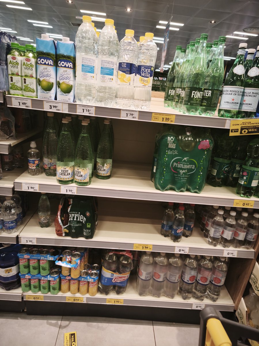 duendeciya83's tweet photo. @Mercadona @lidlespana @Aldi_es @alcorconhoy sigo pidiendo un supermercado vuestro por Alcorcón central @Ahorramas_com con sus pasillos son peores que en pandemia https://t.co/XPVXTne9Bm