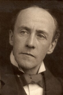 YeatsBedfordPk's tweet photo. Anthony Hope, b #otd 1863
Lily Yeats recalls reading his Ruritanian novel aloud at Easter 1894 as #JBY sketched #WBY at the fireside in No.3 Blenheim Rd (locn#4📱👇).
When #WBY received his @NobelPrize 29yrs later, the Swedish court seemed to him a dramatized version of "Zenda"👑 https://t.co/3CHMcWxwI8