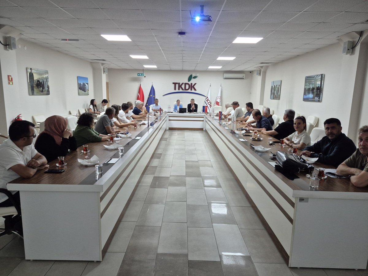 tkdkkutahya's tweet photo. 📌Tarım ve Kırsal Kalkınmayı Destekleme Kurumu  Kütahya İl Koordinatörlüğümüz ev sahipliğinde, Finansman Genel Koordinatörümüz Sayın Cihan Karahan ve İl Koordinatörümüz Sayın Dr. Birsen Karaaslan’ın katılımıyla verimli ve kapsamlı bir program gerçekleştirildi.
#tkdk🇹🇷🇪🇺 #ıpard https://t.co/670nDe94Rt