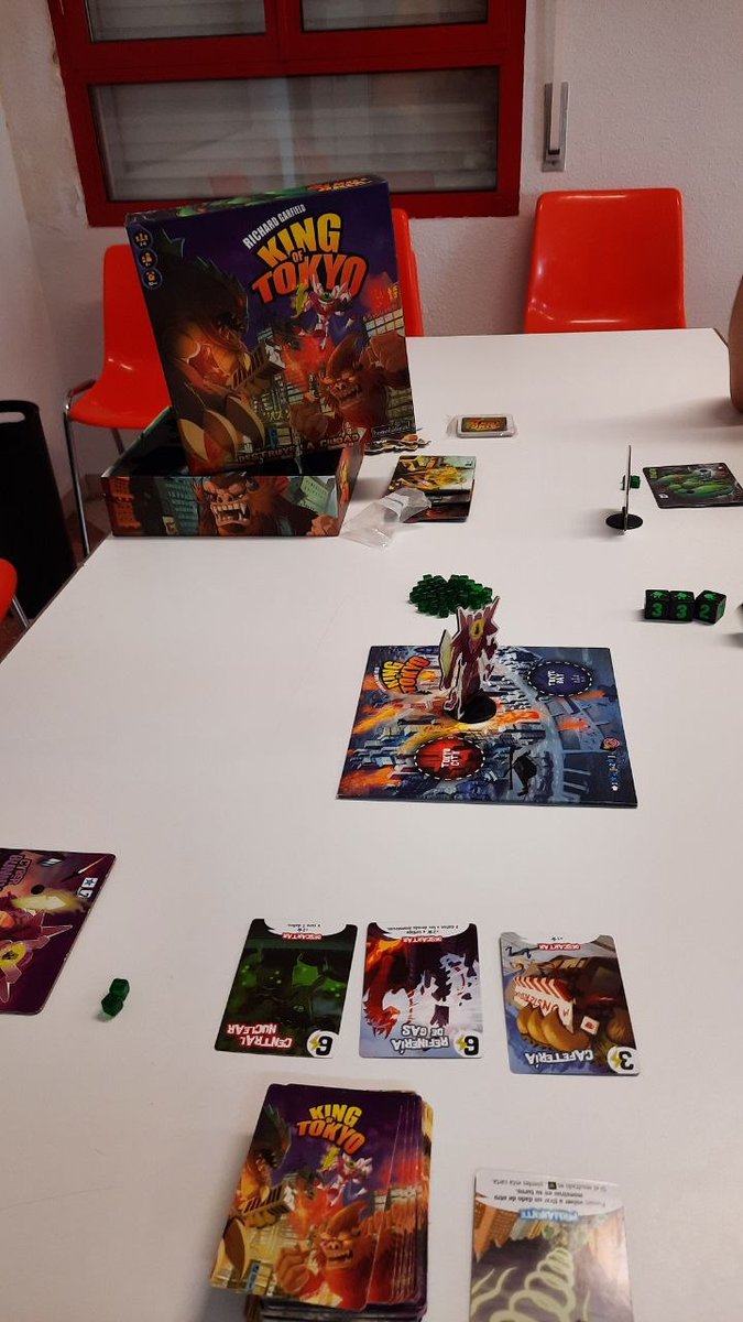 ojodelterror's tweet photo. 🎲 JUEGOS DE MESA 🎲
Este finde pasado combatimos el calor en nuestras fresquitas salas de ocio. Jugamos a Food chain magnate 🍕, Dune Imperium 🪐, King of Tokyo 🐉, Clank! 🪙 y Mage knight 🧙‍♂️. https://t.co/WzZqpAyvg3