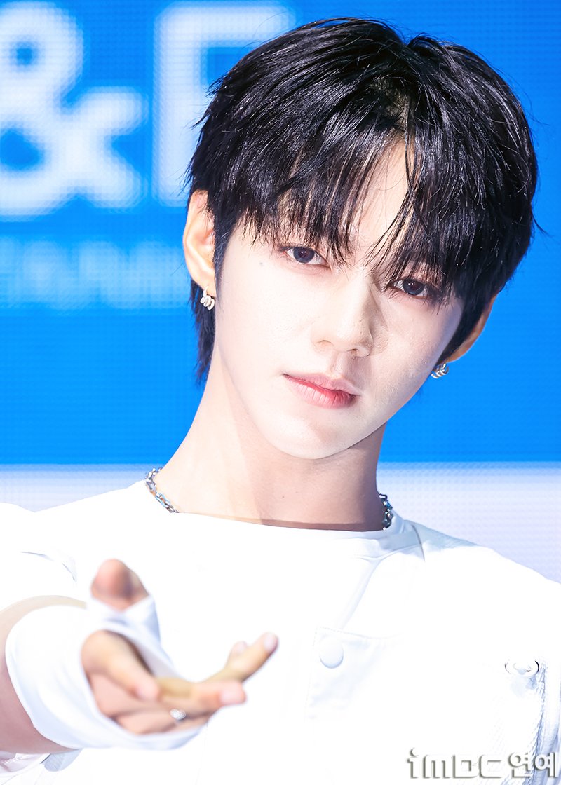 BMYLENEficent's tweet photo. @HanteoNews @AHOF_official You are DESERVING, uri Yence!๐ซณ๐
#AHOFโฏโฏโฏ #์ํโฏโฏโฏ #JL #์ ์ด์ #AHOF_JL #์ํ_์ ์ด์ #JLGaspar #Yence #Shining_Star_JL #PhilippinePrince #FilipinoPride #GoldenRookie #HexagonalIdol #TheAce #VisualCenter #MainVocalDancer #Rendezvous #Pinocchio #Sugar_High #RUN_TO_YOU https://t.co/qqwXoFNCGi