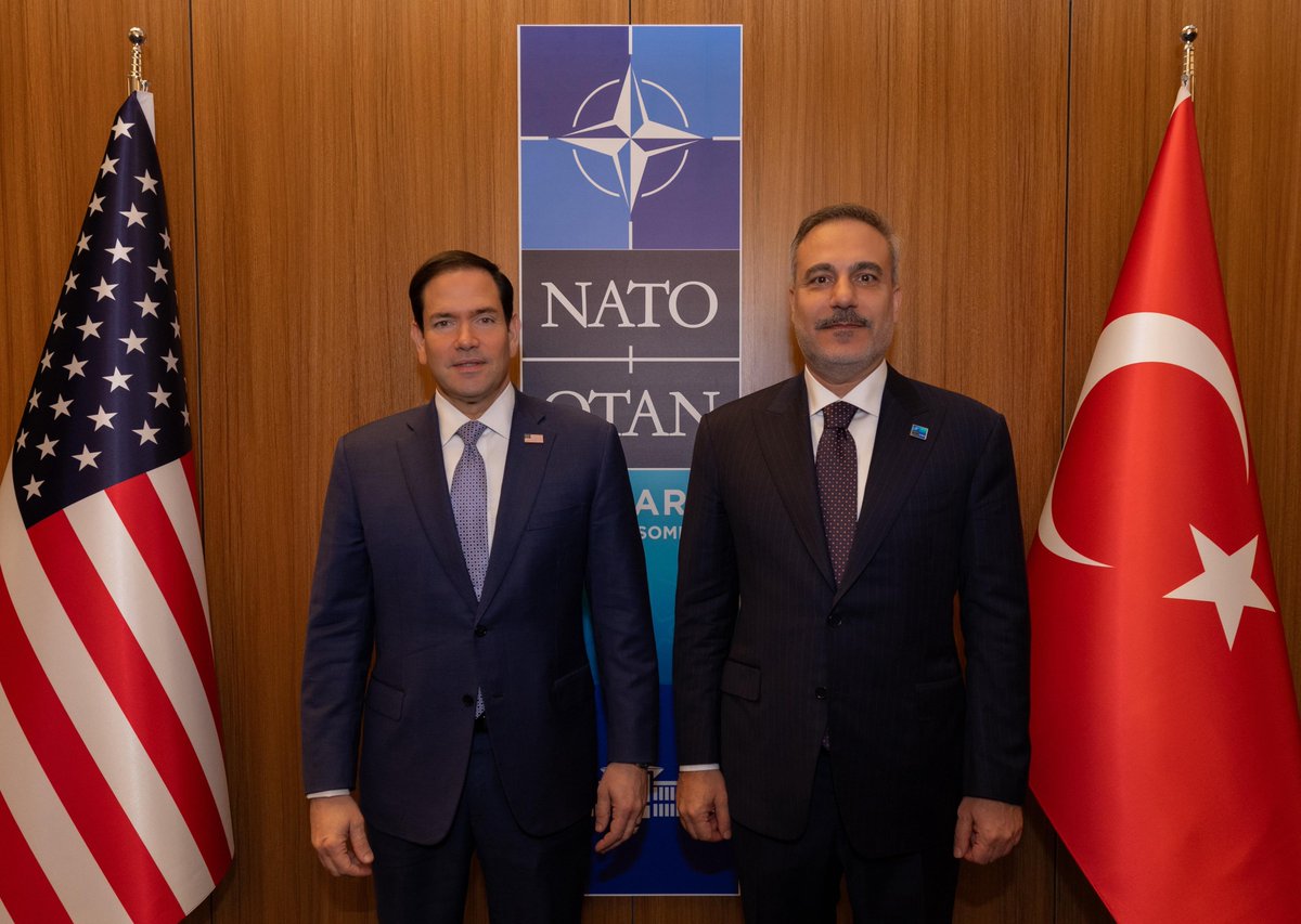 TC_Disisleri's tweet photo. Bakanımız @HakanFidan, NATO Ankara Zirvesi marjında ABD Dışişleri Bakanı Marco Rubio ile görüştü. https://t.co/YYeLLo3ase