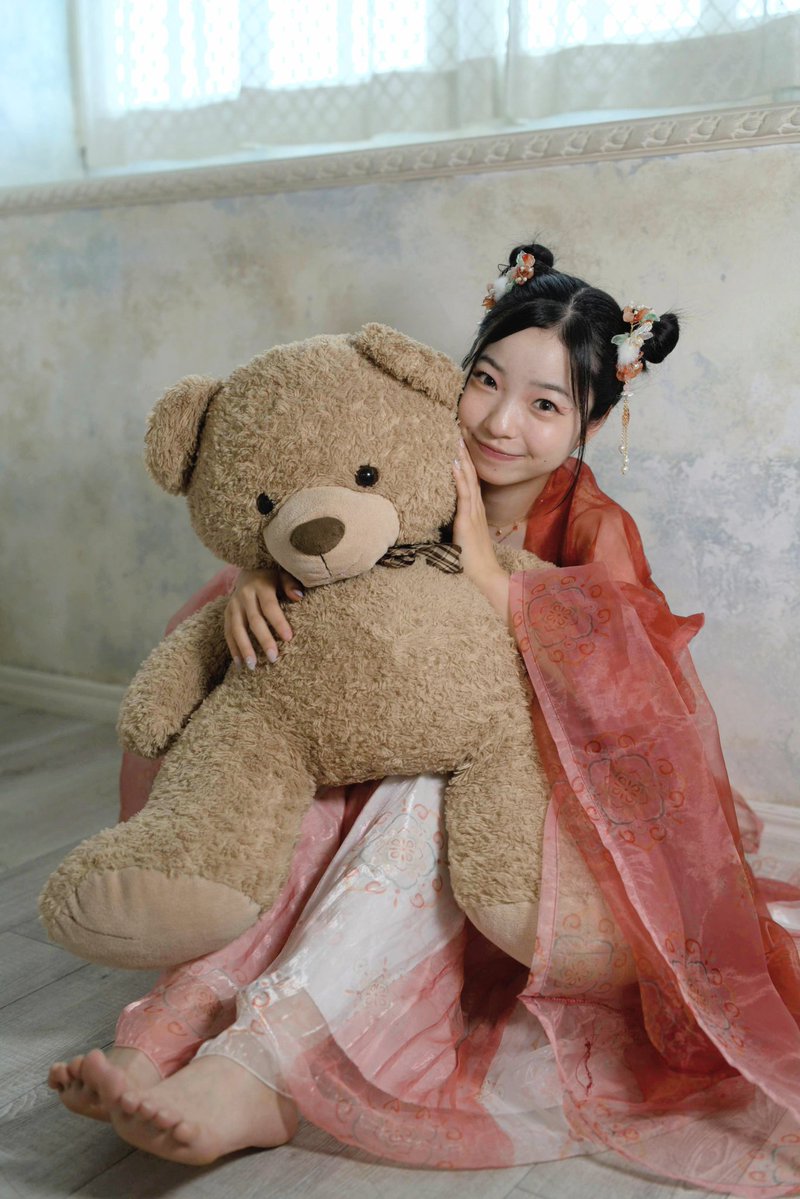 senriii7676's tweet photo. くまちゃんは渡しません🧸🐻
 #撮影会  #被写体  #ポートレート 
 #くまちゃん  #ぬいぐるみ  #漢服 https://t.co/G1ZVVQLm2a