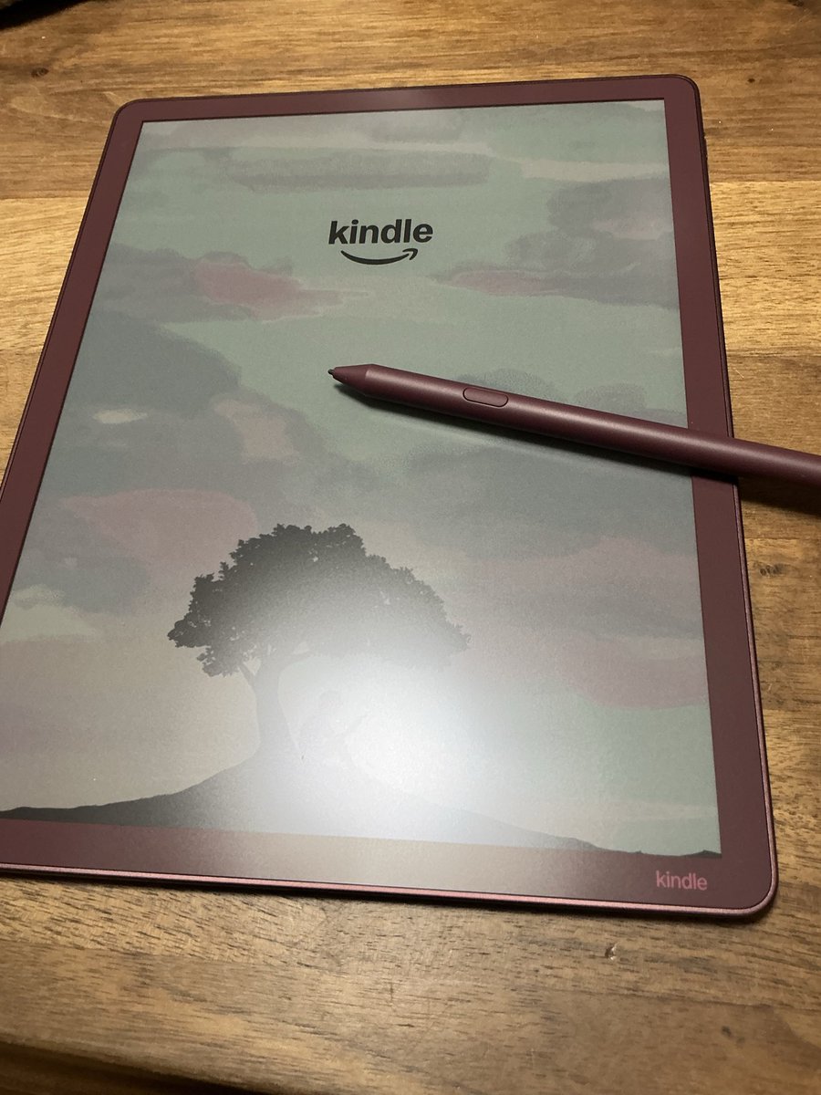 hideFurui's tweet photo. カラーe-inkのKindle scribe colorsoftが届いた📗
モノクロのスクライブも持ってるけど、なんか物足りなかったのでw
アップデート時間かかり過ぎ😅
まあ、結局雑誌はiPadで読むんだけど。。
#Kindle https://t.co/UFo7lYhfgx