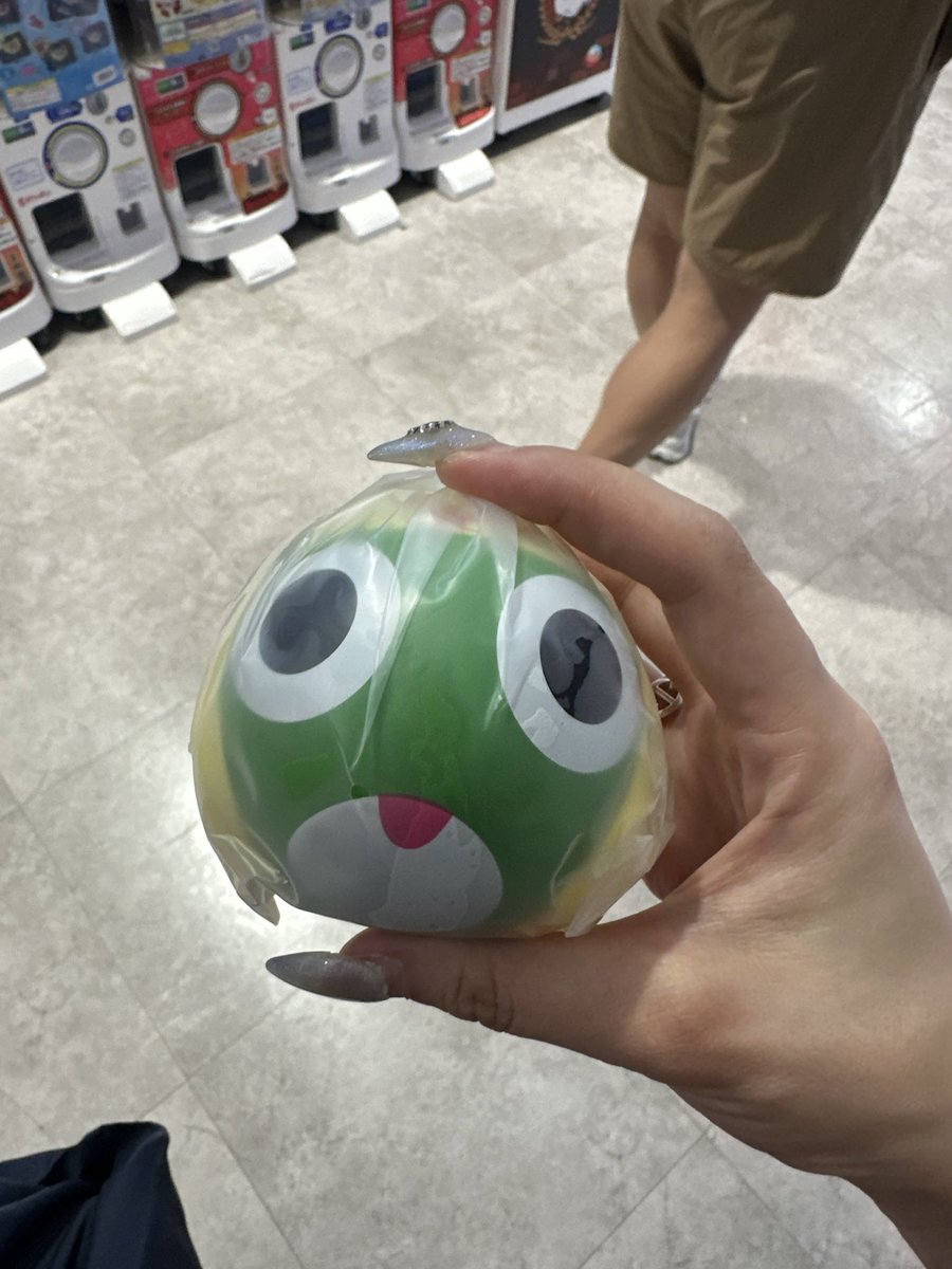 mmi__pu's tweet photo. ケロ活で忙しい、、 https://t.co/7NKWXJhjN1
