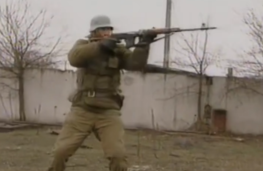KommandantKurt's tweet photo. German Stalhelm helmet seen in use during the first battle of Grozny, 1994-95 https://t.co/0y6541K7LE