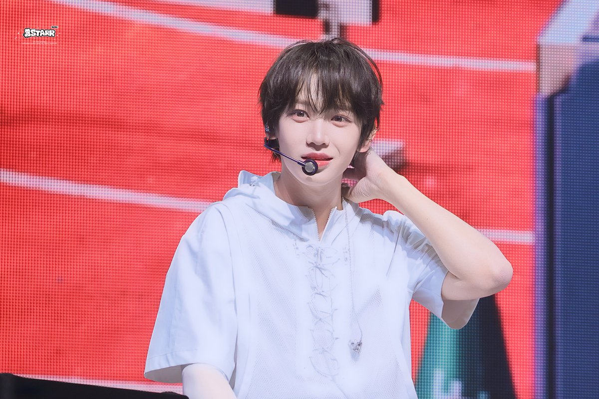 starr_ahof's tweet photo. 260707 열린음악회

#AHOF  #SHUAIBO
#장슈아이보  #아홉 https://t.co/nEfnnBDLCq