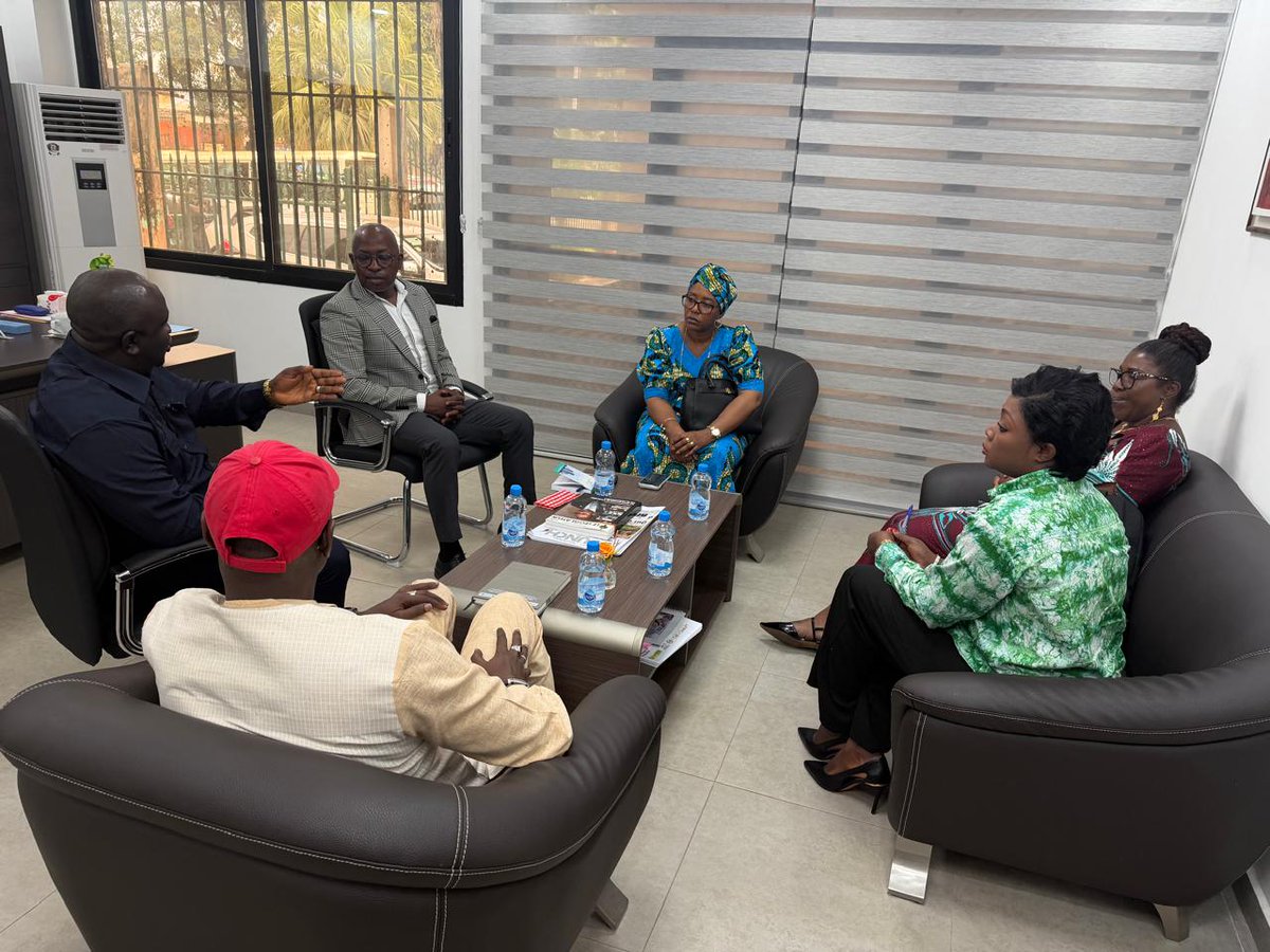 au_ibar's tweet photo. En Guinée, la mission du PAPS poursuit l’évaluation des progrès dans la lutte contre la #PPR. Les échanges avec les autorités  et les partenaires techniques renforcent la coordination et accélèrent les actions vers #PPR2030. Prochaines étapes: visites de terrain et discussions https://t.co/LtnaGGtQ2h