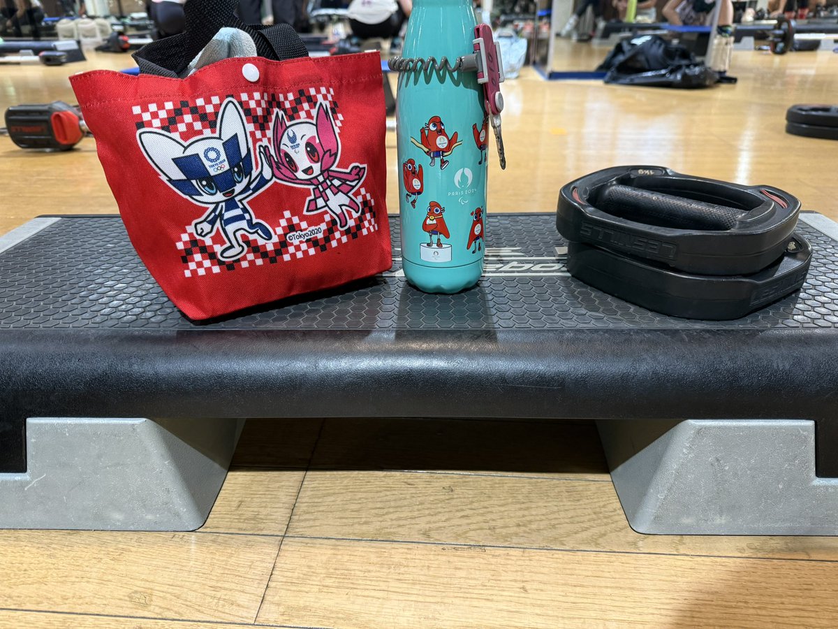 homa713min1118's tweet photo. す、数ヶ月ぶりの #BODYPUMP🥶
#ミライトワ #ソメイティ
#phryges https://t.co/Bi3jexXF5C