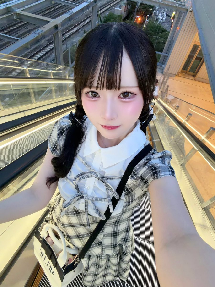 ゼロ距離で見つめて♥︎