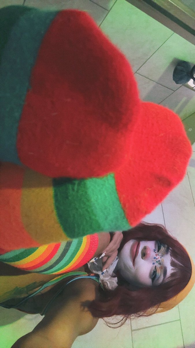 cantimpressjade's tweet photo. Do you like feet? https://t.co/lgVFNmArOT