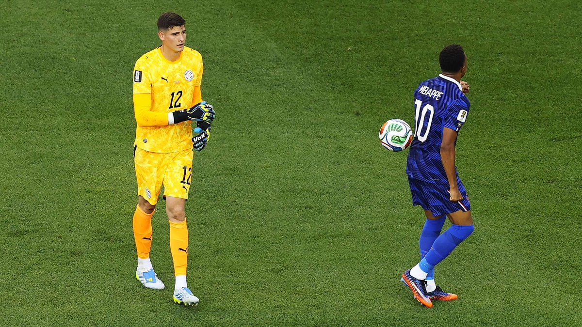 akehindekorede's tweet photo. @RAMIROMARRA He should run and hug him?? The same person that thrash talked him for the whole 90 mins?? And besides, what about after the snub? Do you see how your saint goal keeper reacted?? This really speaks about who you guys really are. A bunch of gaslighters🫣🫣 https://t.co/IE5rx84lGu