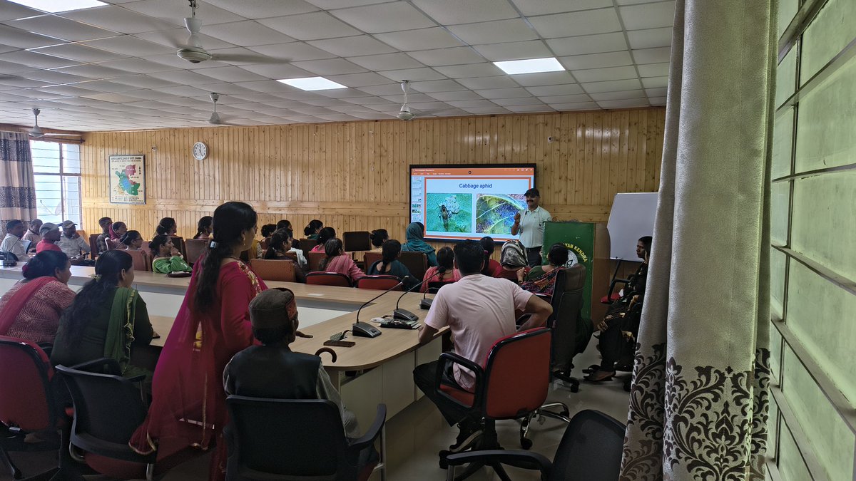 ChambaKVK's tweet photo. Training programme on  natural farming under NMNF @icarindia @atari1icar @AgriGoI @ChouhanShivraj @HPAUbest #icarindia #atariicar #AgriGoI  @OfficeofSSC @PMOIndia #ICAR #Naturalfarming @Nauniuniversity #nauniuniversity https://t.co/OVqdIRIFsc