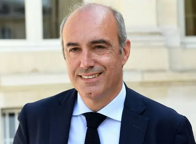 rastarocket16's tweet photo. Un an après sa mort, ne pas oublier Olivier Marleix, et surtout tout ce qu'il a entrepris pour respecter ses devoirs et fonctions républicains, me semble participer de la plus haute élévation morale. Une forme de justice spirituelle. https://t.co/g0QmwUmWEi